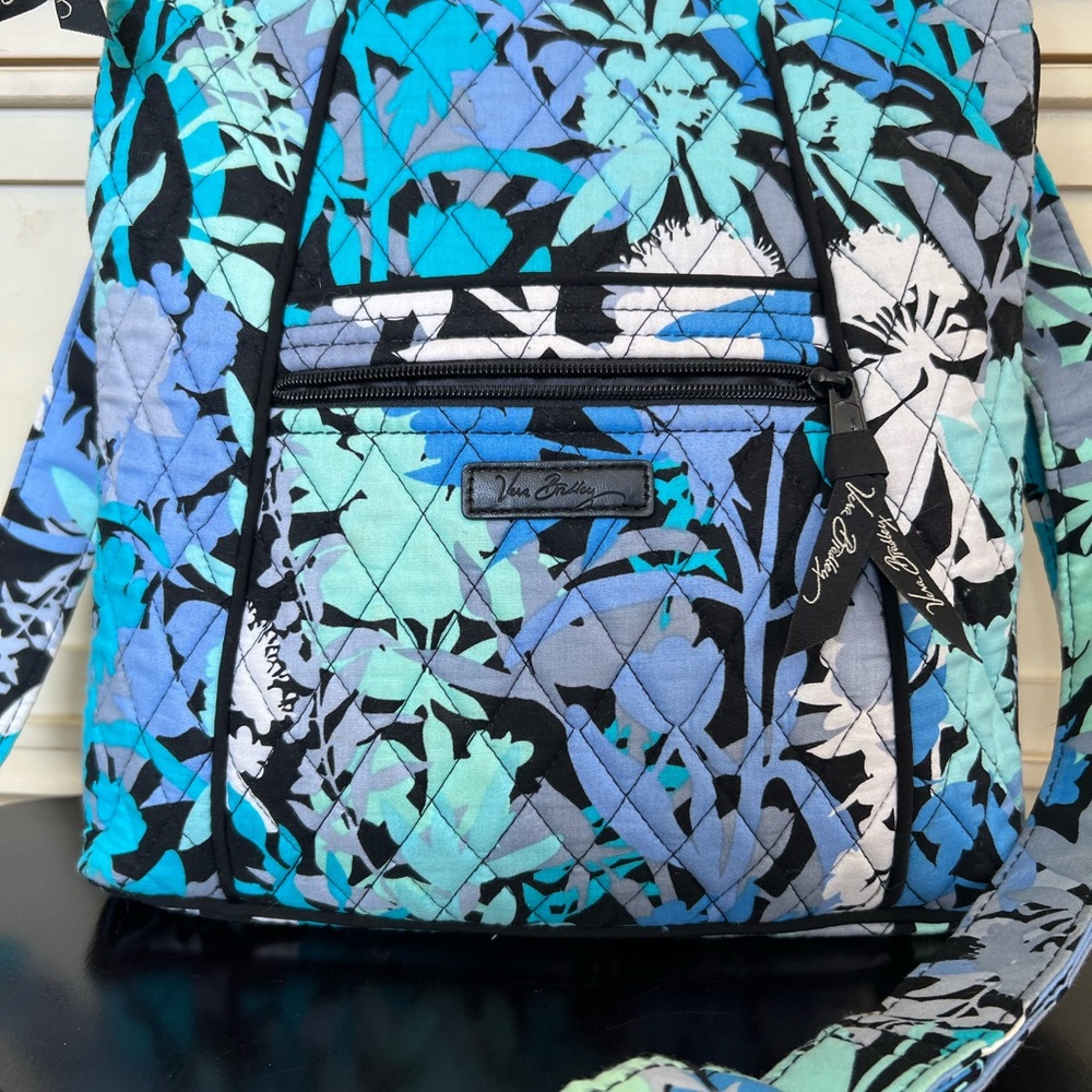Vera Bradley messenger crossbody - Picture 2 of 7